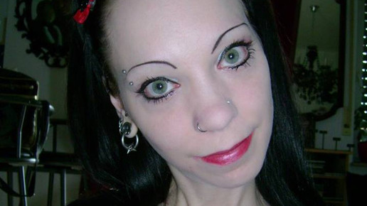 gothik claudia knaus