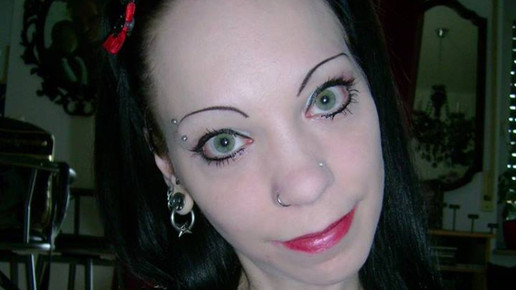 gothik claudia knaus