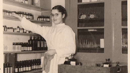 historisch 6 Raths-Apotheke