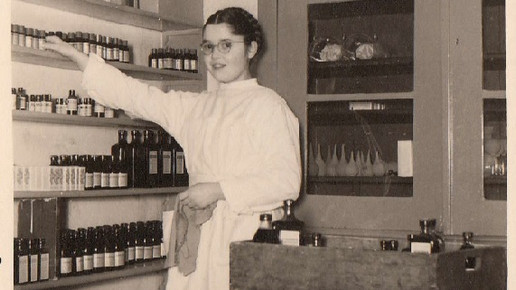 historisch 6 Raths-Apotheke