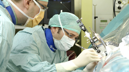 Mini-Elektrode verhindert Zittern