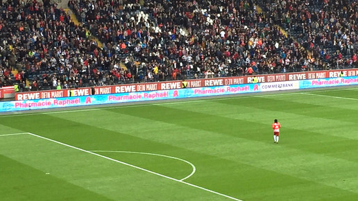 Pharmacie Raphael Frankfurt Bandenwerbung Eintracht Frankfurt02 Pharmacie Raphael