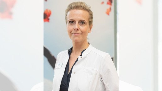 Apothekerin Tanja Wulf lächelt.