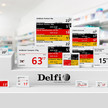 Elektronische Preisschilder mit Produktinformationen und Preisen in einem Apothekenregal, in unterschiedlichen Größen und Formaten bei Delfi-Technologies vorhanden.