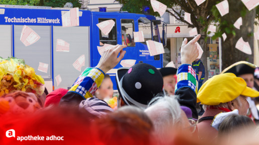 TI-Ausfall: THW verteilt Papierrezepte