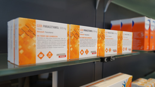 Foto: Paracetamol-Tabletten in der Sichtwahl.