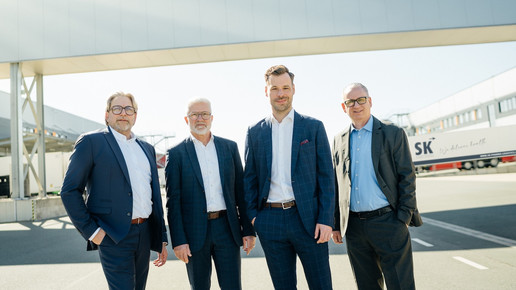 Peter Büscher (CFO SK Pharma), Wolfram Zehnle (CFO Med-X-Press), Frederik Günther (CEO SK Pharma), Lars Dörhage (CEO Med-X-Press)