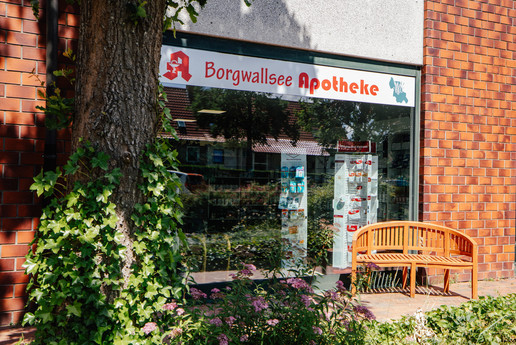 Die Borgwallsee-Apotheke von außen