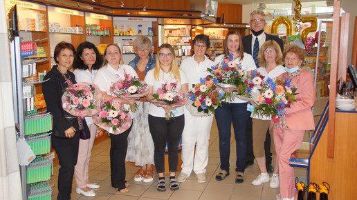 Linden-Apotheke pflanzt Symbolbaum