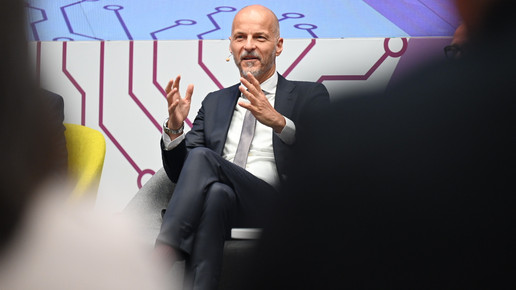 Dr. Kai Joachimsen in der Podiumsrunde bei der Expopharm-Eröffnung