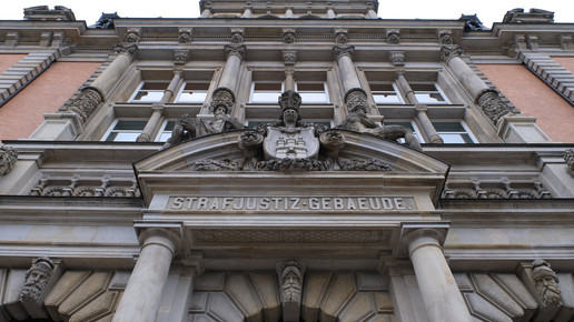 Arzt und Zyto-Apotheker vor Gericht