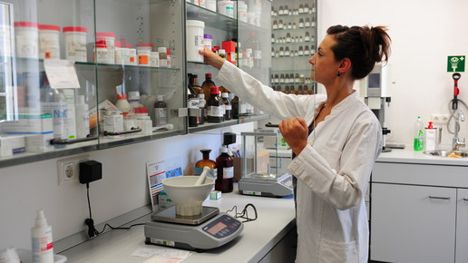 labor mitarbeiterin eh