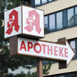 Symbolbild: Schild Apotheke 