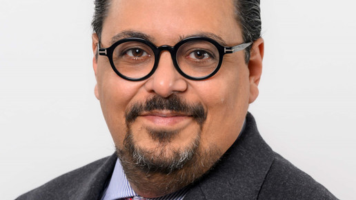 Max Müller lächelt.