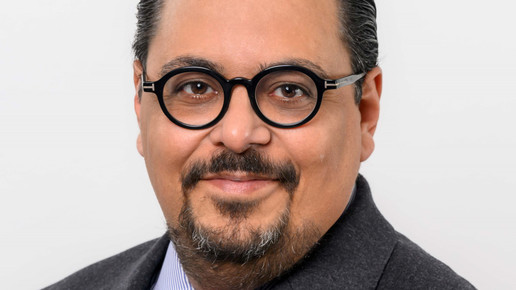 Max Müller lächelt.