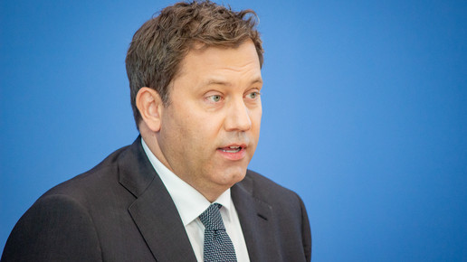 Lars Klingbeil spricht