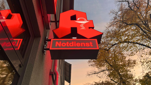 Apotheken-A mit Notdienst-Hinweis