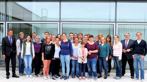 Fiebig vermittelt PTA-Schulklassen Einblick in modernste Arzneimittellogistik