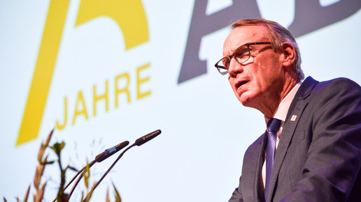 Abda-Präsident Thomas Preis spricht beim DAT