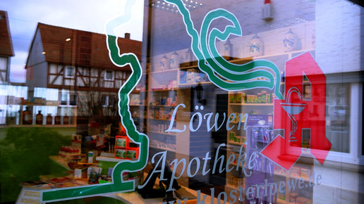 loewen-apo aussen1 kloster-apo