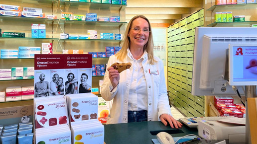 Foto: Inhaberin Katja Krane am HV der privilegierten Apotheke Barmstedt