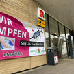 Inhaberin öffnet Weihnachts-Impfstelle Inhaberin öffnet Weihnachts-Impfstelle