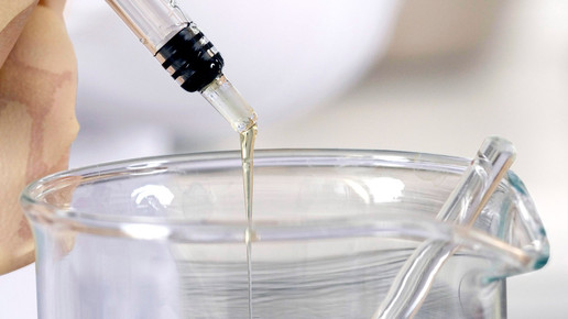 Dronabinol-Lösung: Fertigarzneimittel oder Rezeptursubstanz?