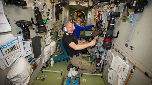 gerst iss innen esa nasa