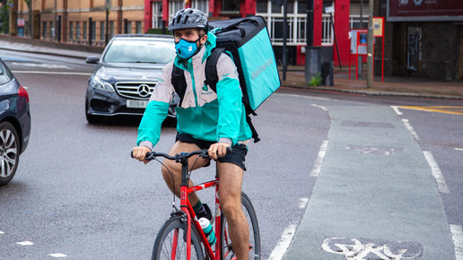 Ärger mit Kartellamt: Amazon investiert in Deliveroo