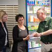 Grüne Finanzministerin besucht Apotheke