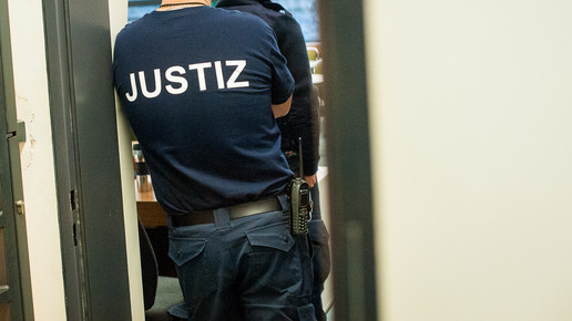 Apothekerin mit Spritze verletzt: Fast zwei Jahre Haft für Räuber