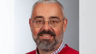 Apotheker Ulrich Geltinger lächelt. Mehr dazu im Artikel.