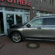 SUV kracht in Apotheke Auto ist in Apotheken gekracht