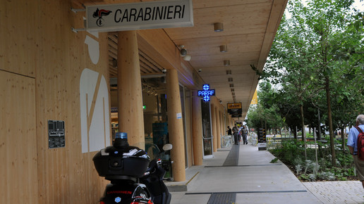 apotheke aussen expo mailand 07 aa