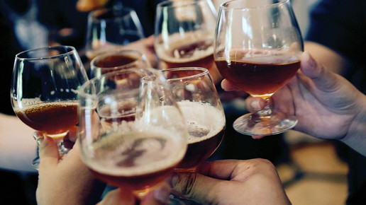 Krebsrisiko: Ärzte fordern Warnungen vor Alkohol