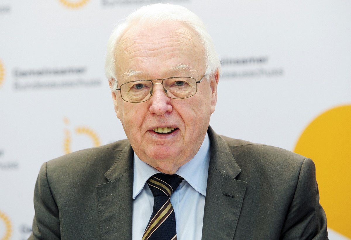 Hess „Vielleicht brauchen wir keinen Schiedsspruch“ APOTHEKE ADHOC