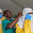 Ärzte in Schutzkleidung im Einsatz gegen Ebola im Kongo