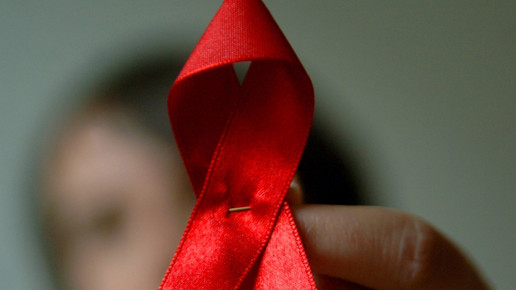 Bahr unterstützt Aidskampagne