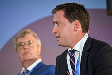Jon Toomey und Frank van Trimpont auf der Bühne 