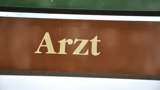 arzt schild aa