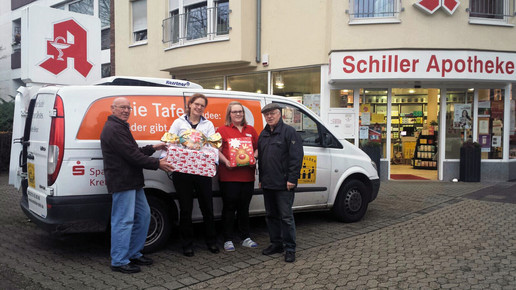 weihnachtswunschbaumaktiion birgit-goerres schiller-apotheke