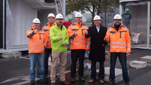 20151021 easy Apotheke Errichtung Team easy Algeco2