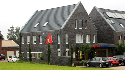 Apo am bahnhof overwiening aussen3 apoambhf