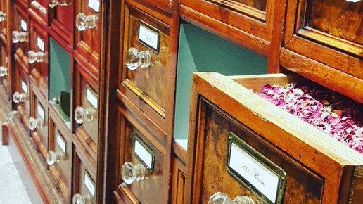 innen 14 Alte Loewen-Apotheke