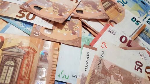 Wechselprämie: Apothekerin zahlt 3000 Euro für PTA