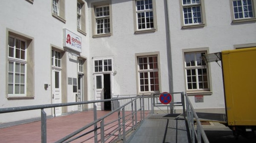 ICn6Du R zv0-richter-verhandeln-ueber-apothekennotdienst