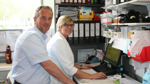 Zimmermann mit Apothekerin Svenja Beicht pharmaprivat