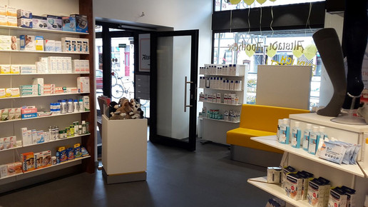 Altstadt-Apotheke Goettingen Offizin neu05 Altstadt-Apotheke