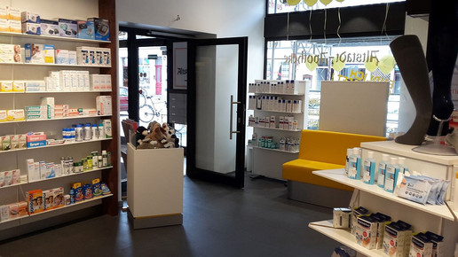 Altstadt-Apotheke Goettingen Offizin neu05 Altstadt-Apotheke