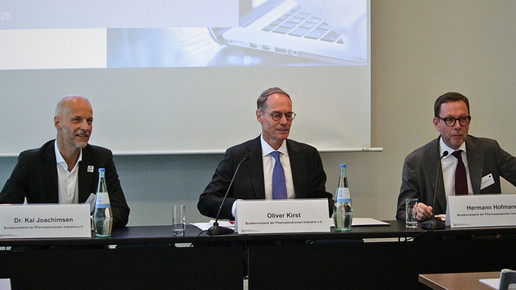 Dr. Kai Joachimsen, Oliver Kirst und Hermann Hofmann während der Pressekonferenz